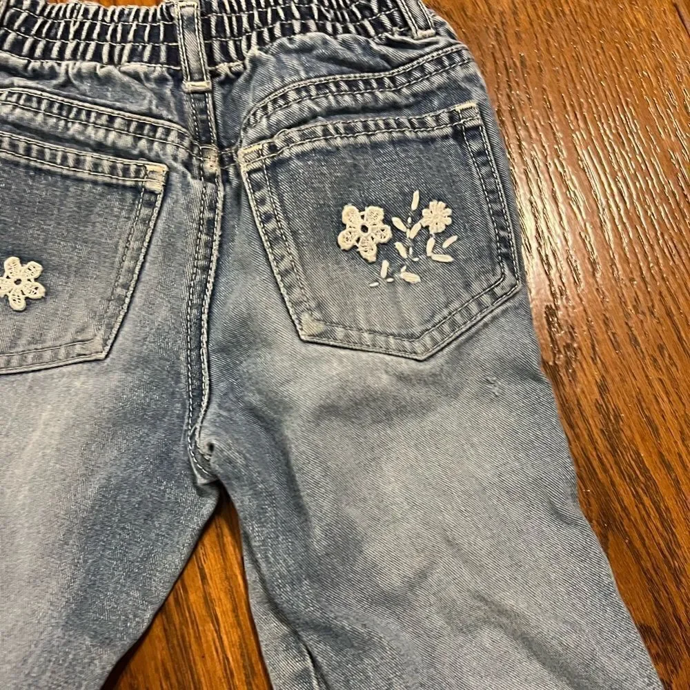 Old Navy girls embroidered jeans size 3T